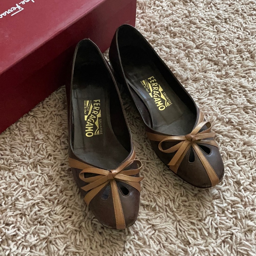 Salvatore Ferragamo leather flats